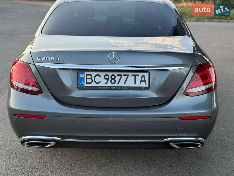Седан Mercedes-Benz E-Class 2017 в Самборе фото 35 Седан Mercedes-Benz E-Class 2017 в Самборе