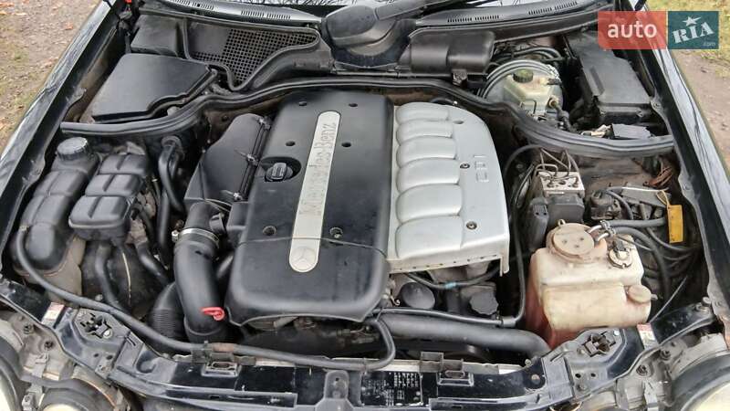 Седан Mercedes-Benz E-Class 2001 в Луцке