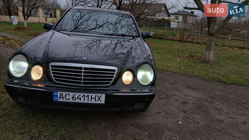 Седан Mercedes-Benz E-Class 2001 в Луцке