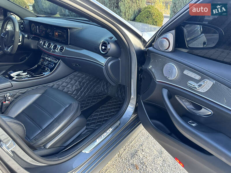 Седан Mercedes-Benz E-Class 2017 в Днепре