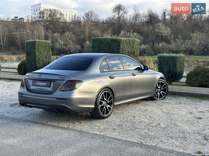 Седан Mercedes-Benz E-Class 2017 в Днепре