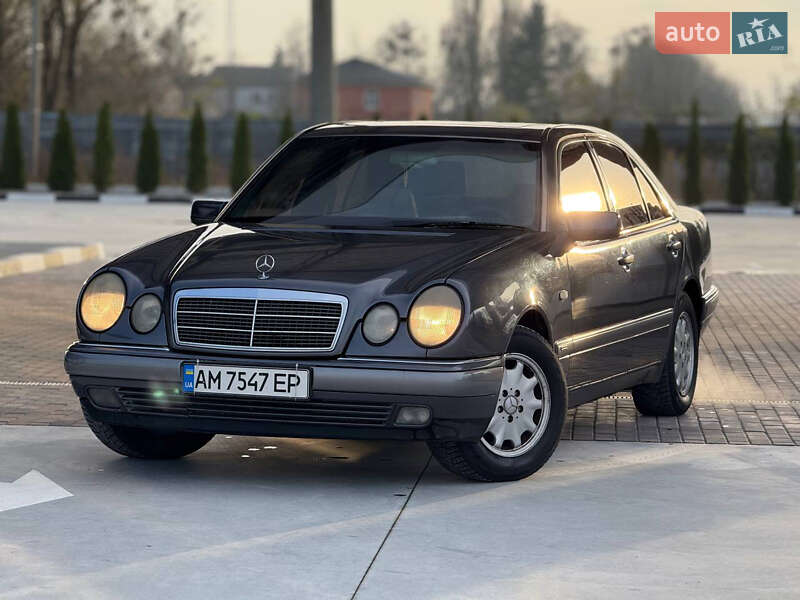 Седан Mercedes-Benz E-Class 1995 в Киеве фото Седан Mercedes-Benz E-Class 1995 в Киеве