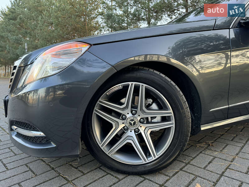 Седан Mercedes-Benz E-Class 2012 в Дрогобыче