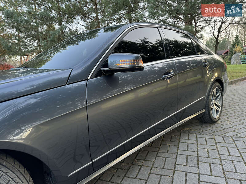 Седан Mercedes-Benz E-Class 2012 в Дрогобыче