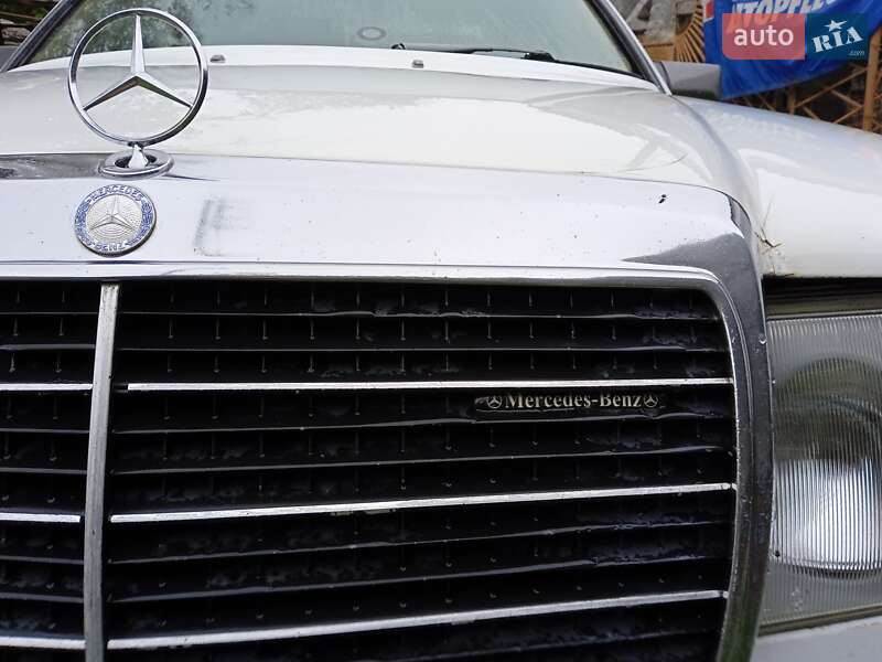 Седан Mercedes-Benz E-Class 1987 в Хмельницком