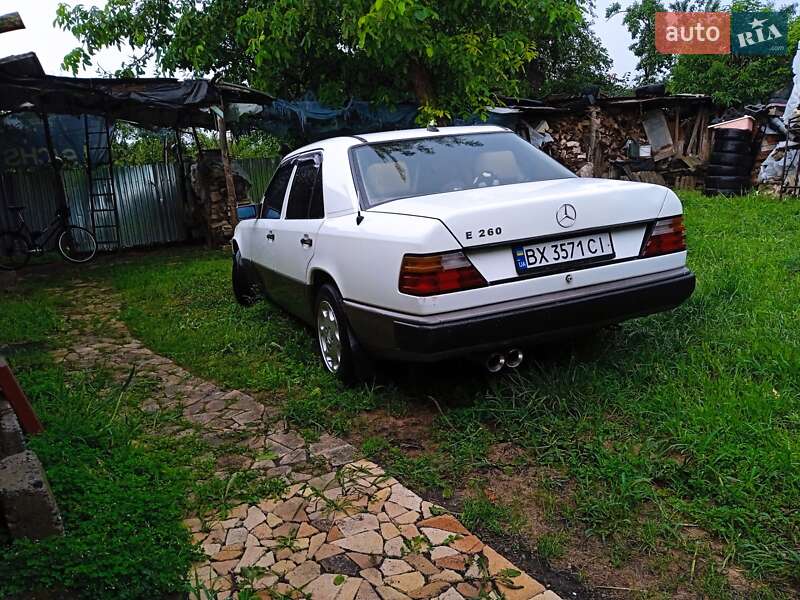 Седан Mercedes-Benz E-Class 1987 в Хмельницком
