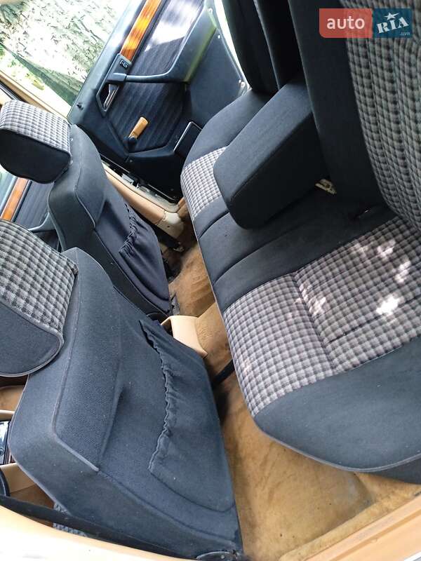 Седан Mercedes-Benz E-Class 1987 в Хмельницком