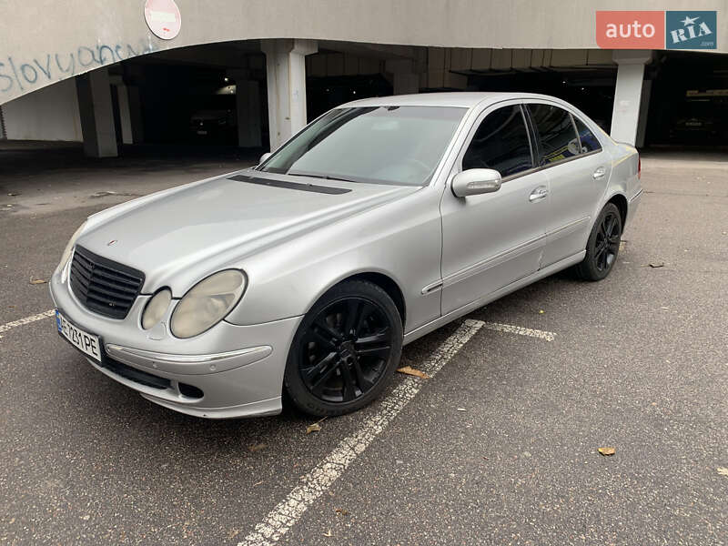 Седан Mercedes-Benz E-Class 2002 в Києві