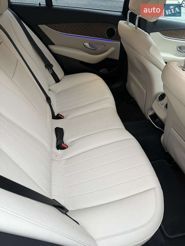 Седан Mercedes-Benz E-Class 2023 в Дніпрі