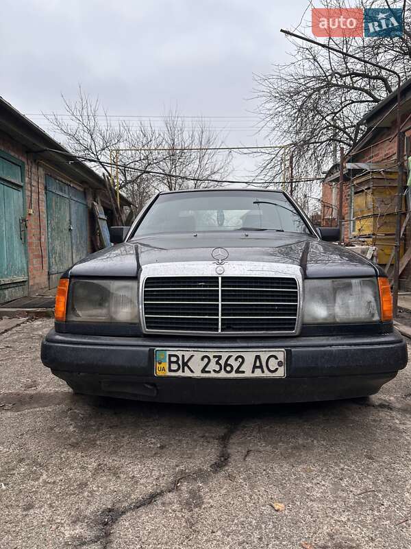 Універсал Mercedes-Benz E-Class 1986 в Кропивницькому фото Універсал Mercedes-Benz E-Class 1986 в Кропивницькому
