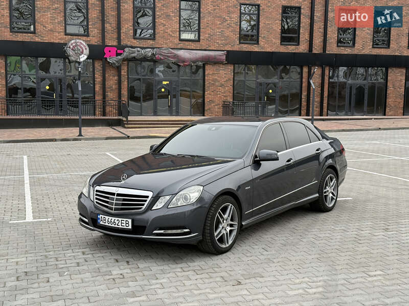 Седан Mercedes-Benz E-Class 2011 в Вінниці фото Седан Mercedes-Benz E-Class 2011 в Вінниці