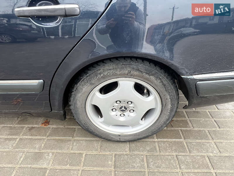 Седан Mercedes-Benz E-Class 1998 в Львове