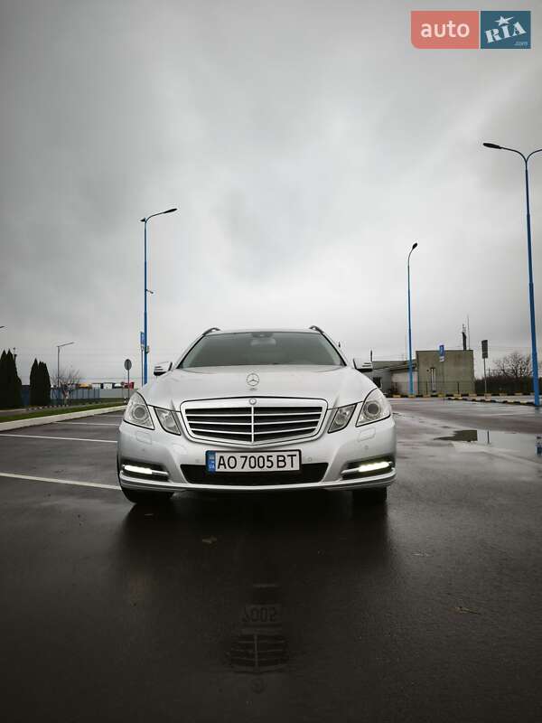 Универсал Mercedes-Benz E-Class 2012 в Ивано-Франковске