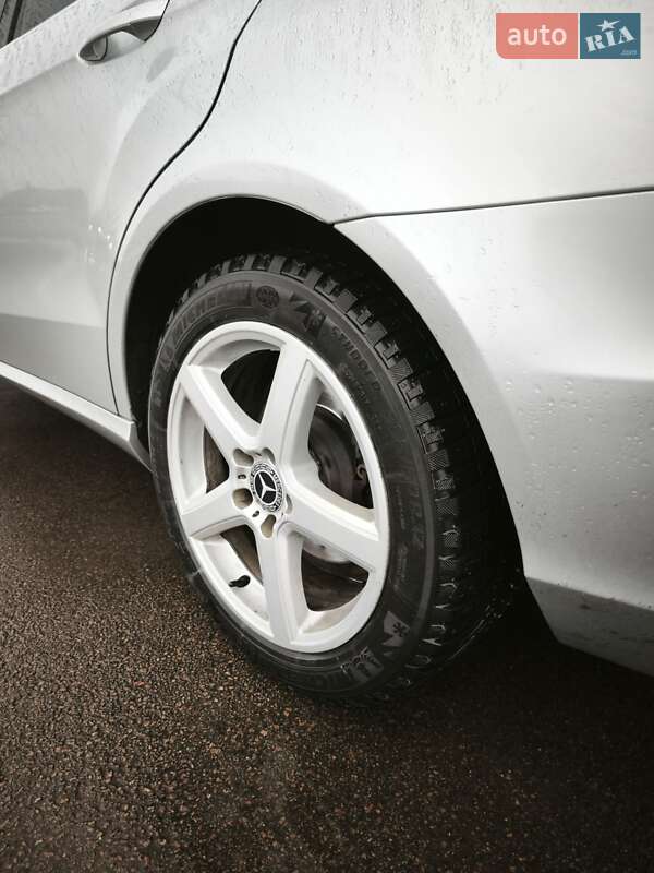 Универсал Mercedes-Benz E-Class 2012 в Ивано-Франковске