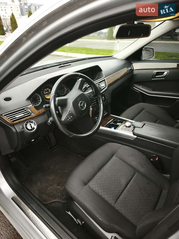 Универсал Mercedes-Benz E-Class 2012 в Ивано-Франковске