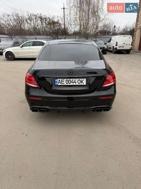 Седан Mercedes-Benz E-Class 2017 в Киеве