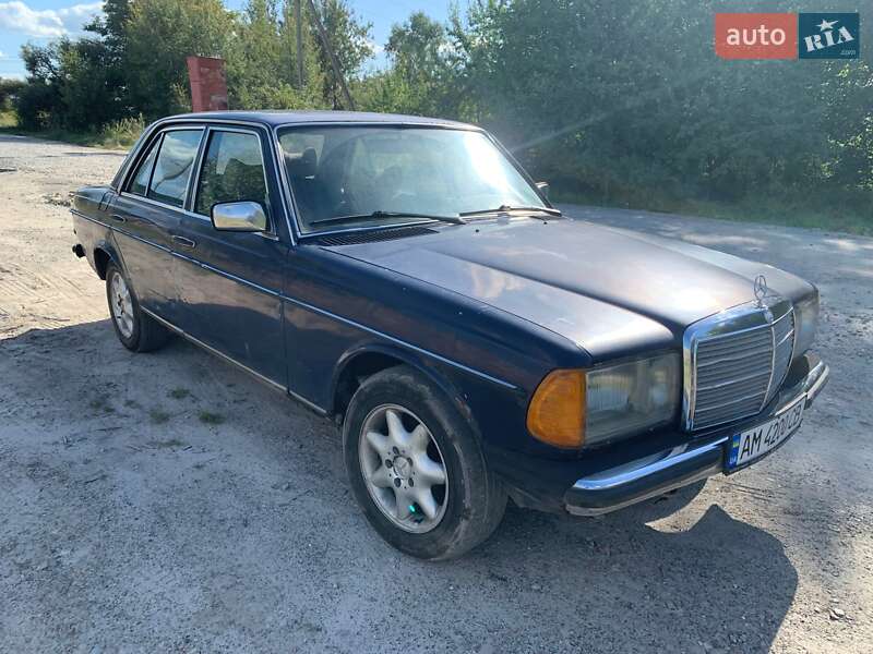 Седан Mercedes-Benz E-Class 1979 в Житомире