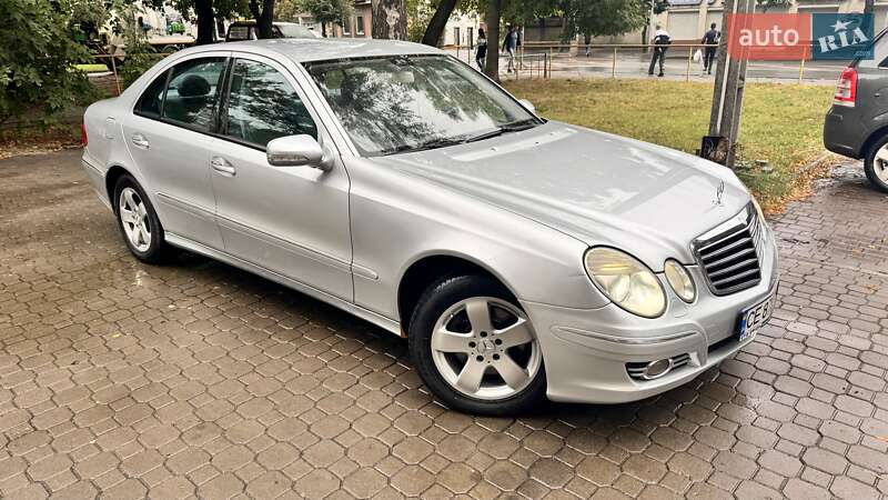 Седан Mercedes-Benz E-Class 2007 в Чернівцях