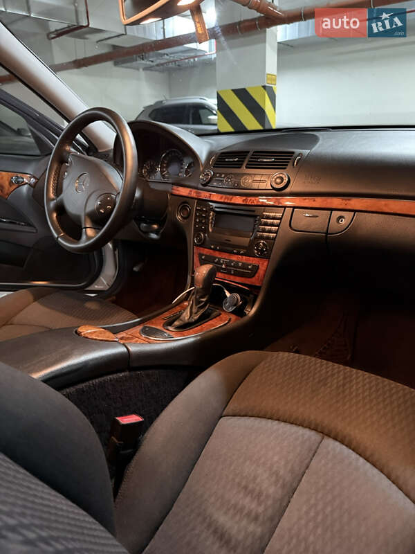 Седан Mercedes-Benz E-Class 2004 в Одесі