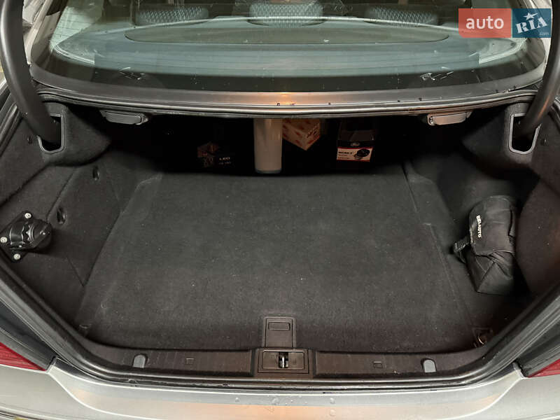 Седан Mercedes-Benz E-Class 2004 в Одесі