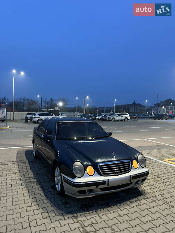 Mercedes-Benz E-Class 2002