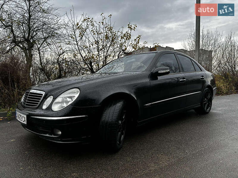 Седан Mercedes-Benz E-Class 2005 в Львове