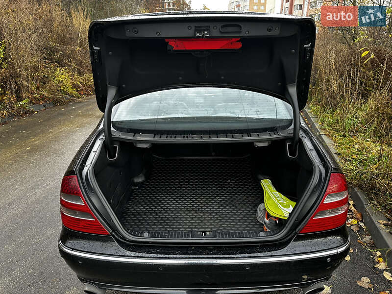 Седан Mercedes-Benz E-Class 2005 в Львове