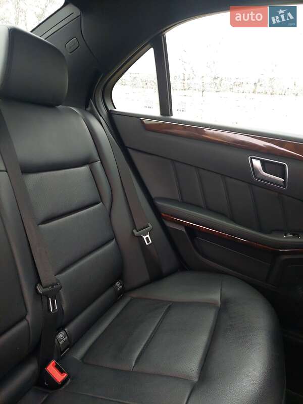Седан Mercedes-Benz E-Class 2012 в Берестечку