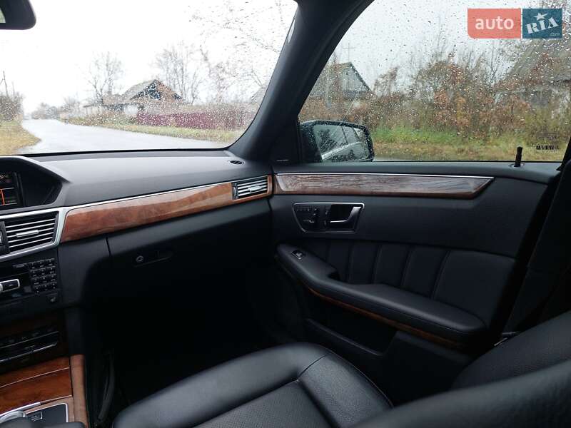 Седан Mercedes-Benz E-Class 2012 в Берестечку
