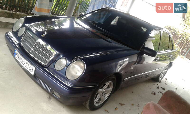 Седан Mercedes-Benz E-Class 1998 в Ярмолинцах