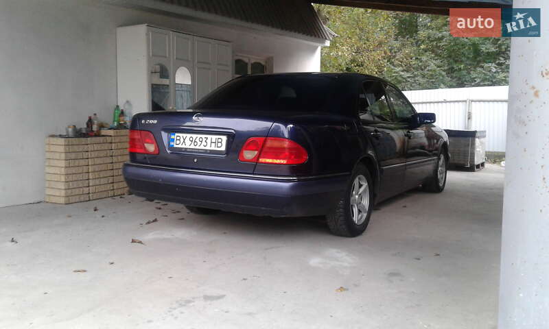 Седан Mercedes-Benz E-Class 1998 в Ярмолинцах