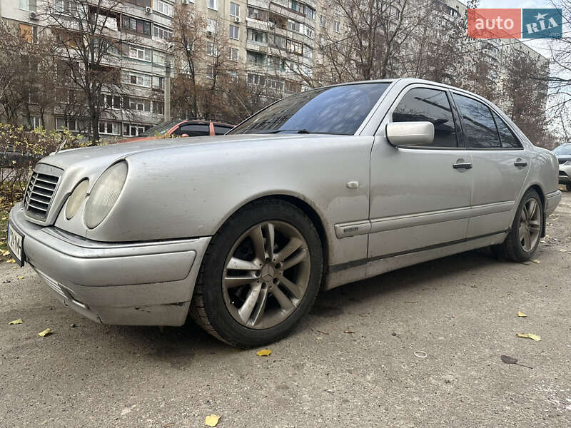 Седан Mercedes-Benz E-Class 1997 в Харькове