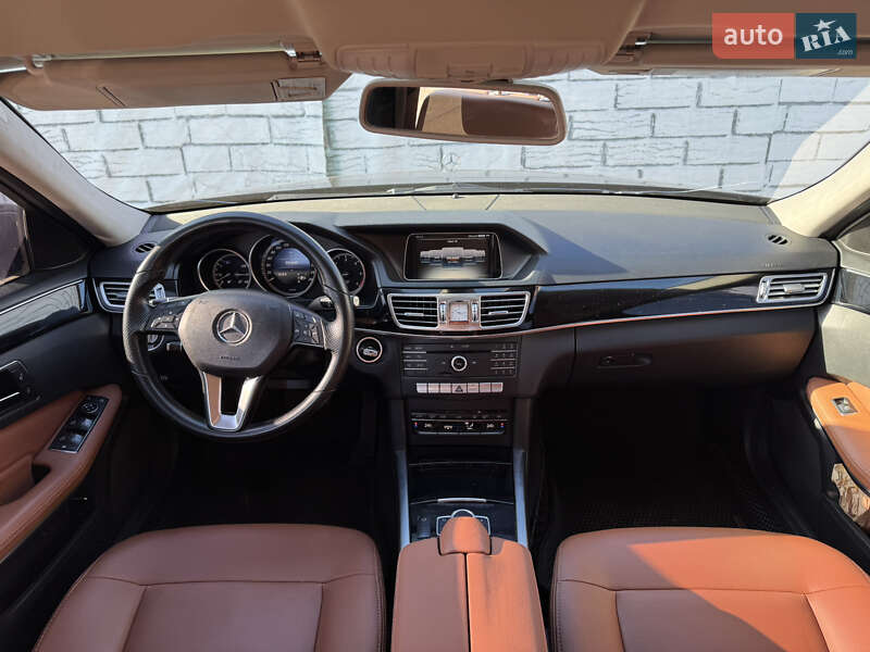 Седан Mercedes-Benz E-Class 2015 в Киеве