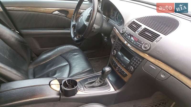 Седан Mercedes-Benz E-Class 2002 в Києві фото 17 Седан Mercedes-Benz E-Class 2002 в Києві