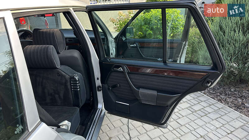 Универсал Mercedes-Benz E-Class 1992 в Киеве фото 26 Универсал Mercedes-Benz E-Class 1992 в Киеве