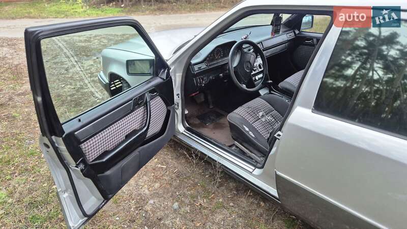 Седан Mercedes-Benz E-Class 1994 в Гостомелі