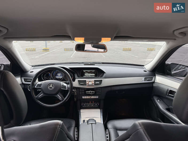 Седан Mercedes-Benz E-Class 2013 в Львові