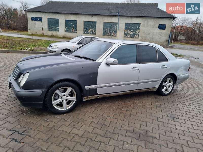 Седан Mercedes-Benz E-Class 2001 в Коломиї
