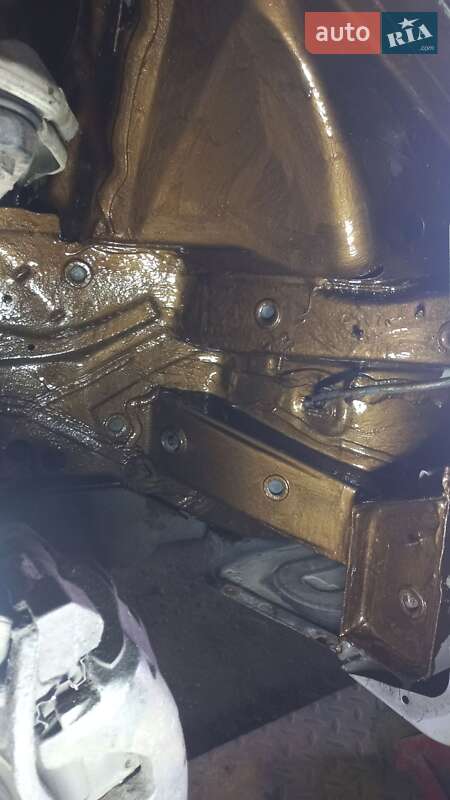 Седан Mercedes-Benz E-Class 2002 в Києві фото 33 Седан Mercedes-Benz E-Class 2002 в Києві