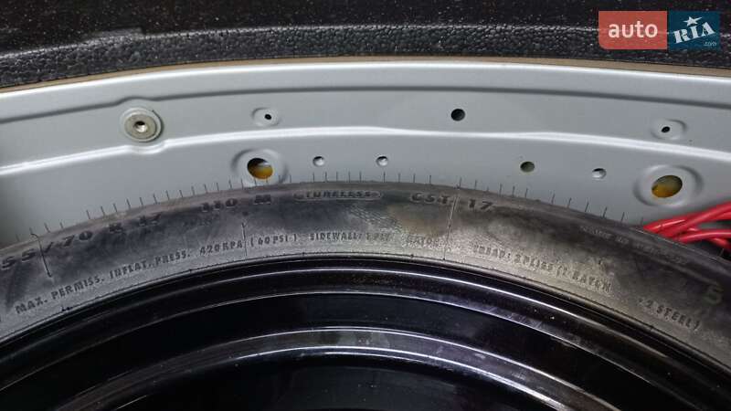 Седан Mercedes-Benz E-Class 2002 в Києві фото 46 Седан Mercedes-Benz E-Class 2002 в Києві