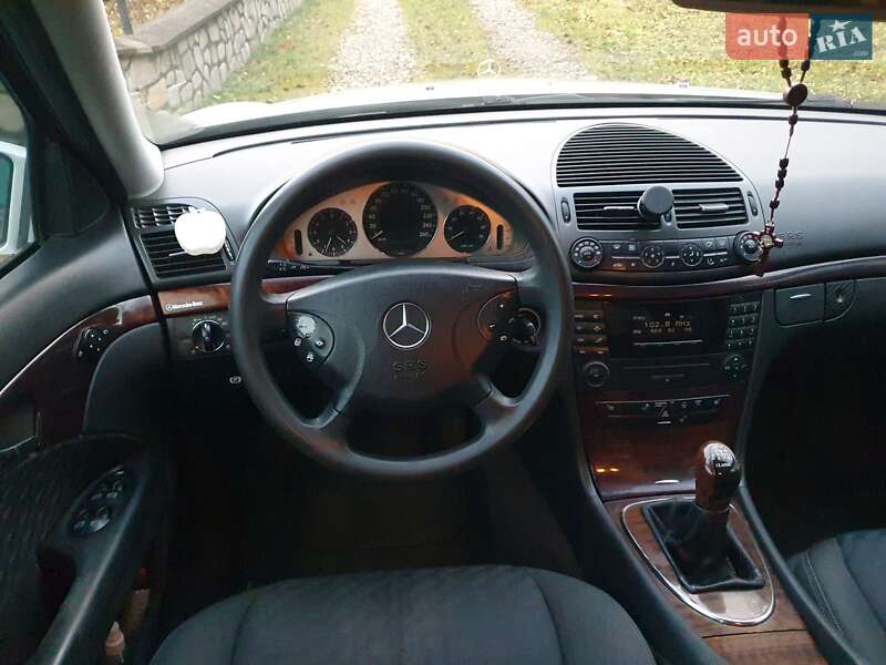 Седан Mercedes-Benz E-Class 2003 в Косове фото 22 Седан Mercedes-Benz E-Class 2003 в Косове