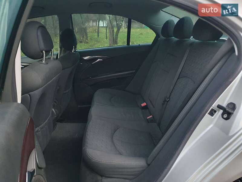 Седан Mercedes-Benz E-Class 2003 в Косове фото 31 Седан Mercedes-Benz E-Class 2003 в Косове