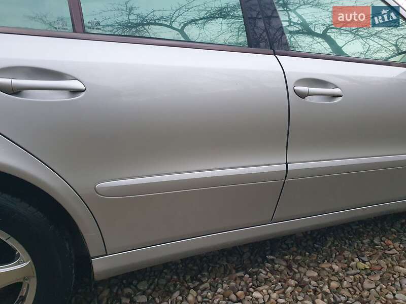Седан Mercedes-Benz E-Class 2003 в Косове фото 36 Седан Mercedes-Benz E-Class 2003 в Косове
