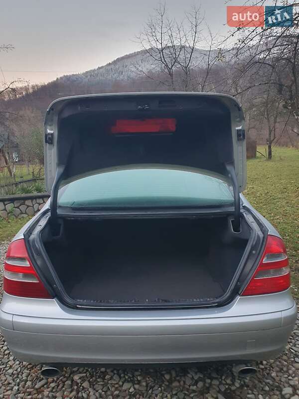 Седан Mercedes-Benz E-Class 2003 в Косове фото 40 Седан Mercedes-Benz E-Class 2003 в Косове