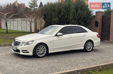 Седан Mercedes-Benz E-Class 2012 в Дніпрі