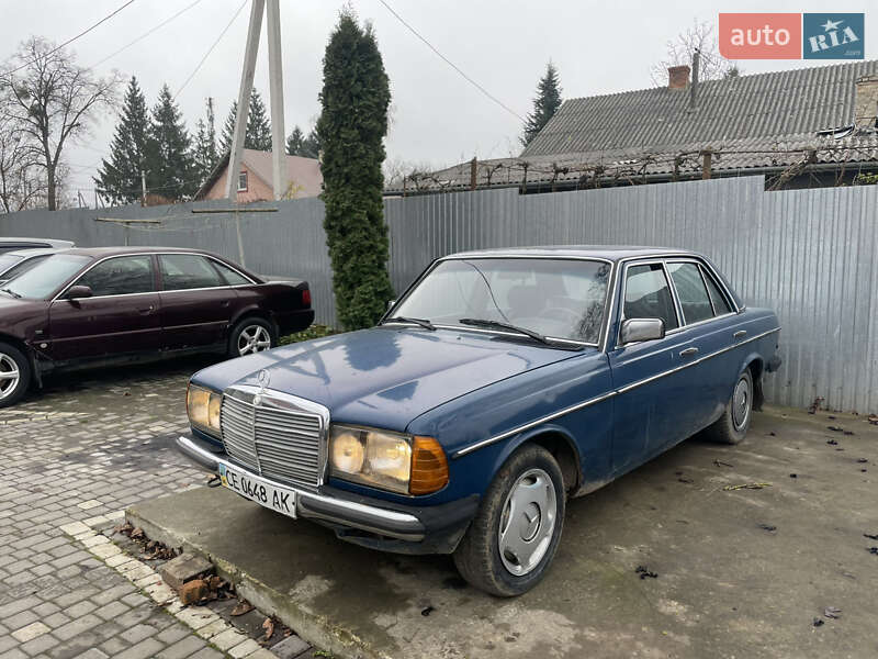 Седан Mercedes-Benz E-Class 1983 в Черновцах