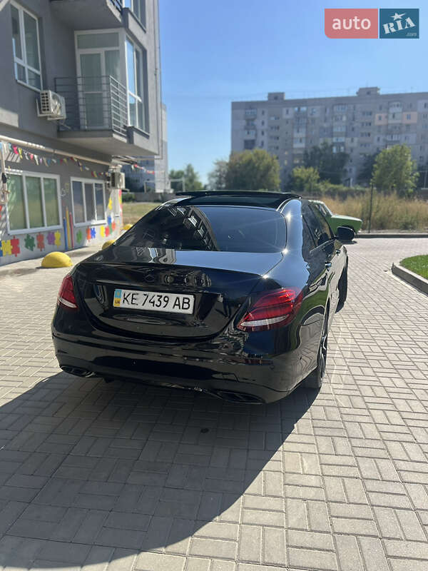 Седан Mercedes-Benz E-Class 2018 в Дніпрі