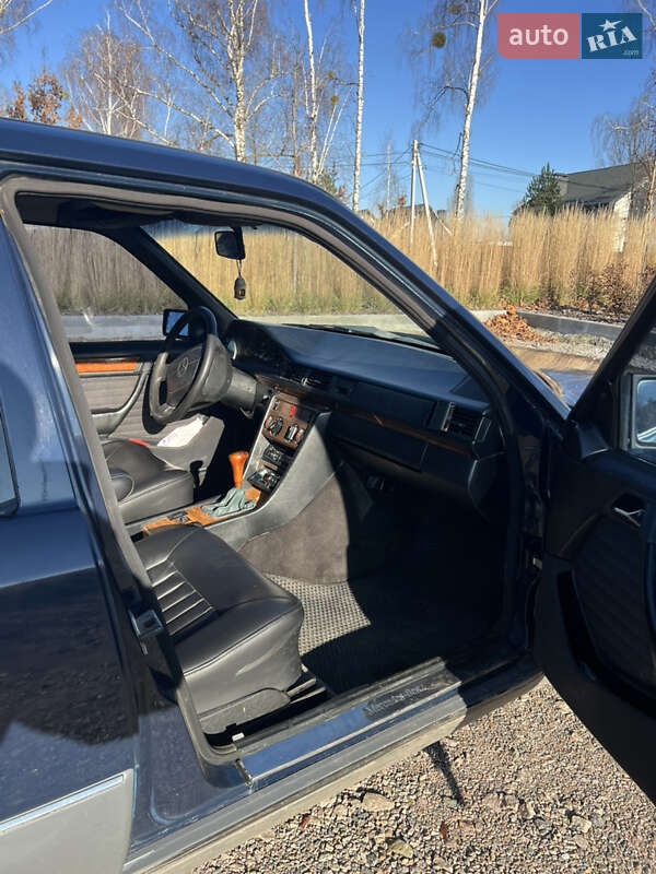 Седан Mercedes-Benz E-Class 1988 в Дмитровке