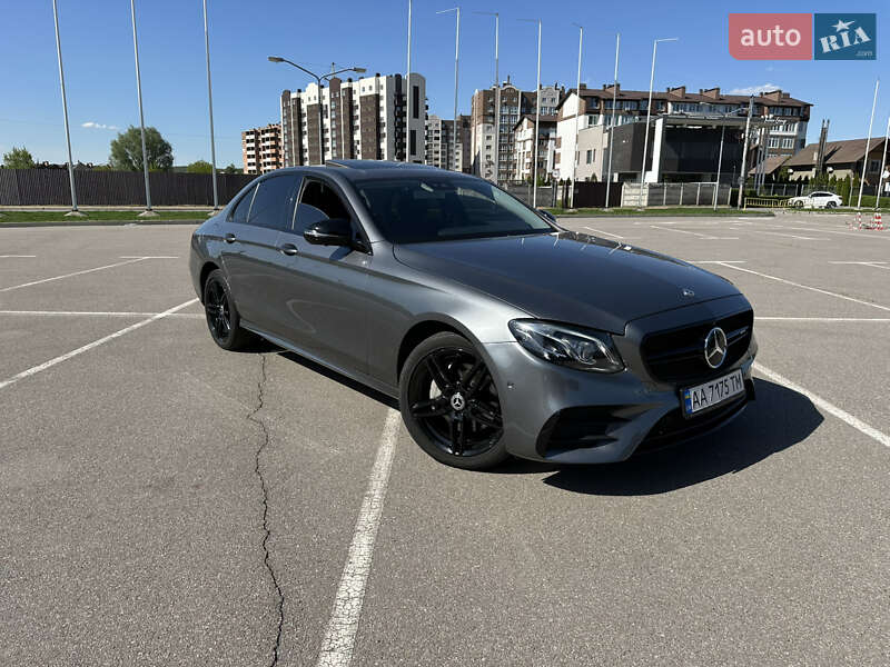 Седан Mercedes-Benz E-Class 2016 в Киеве