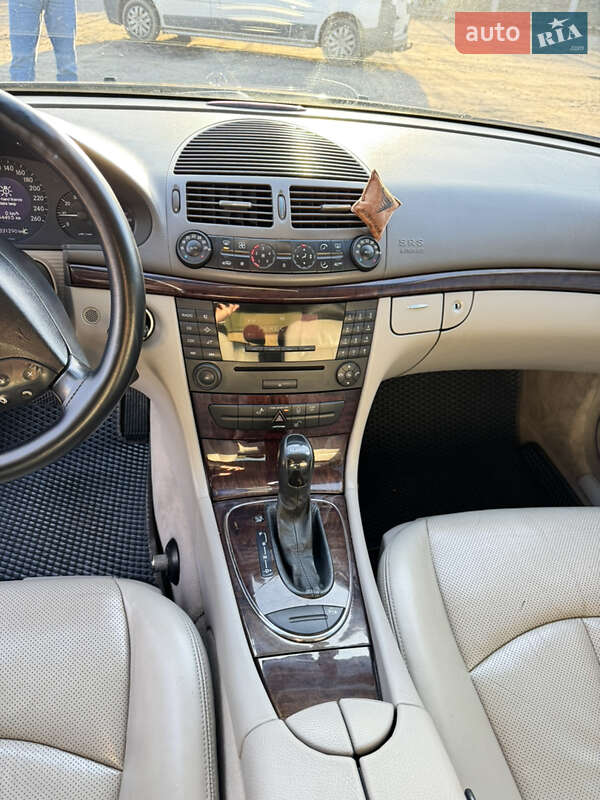 Седан Mercedes-Benz E-Class 2004 в Киеве